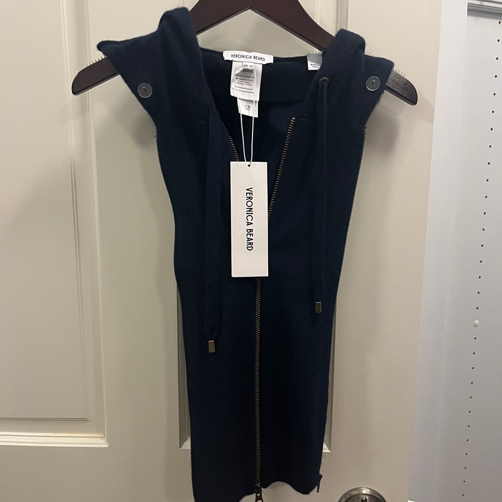 New with tag Veronica Beard, navy blue dickey in cashmere